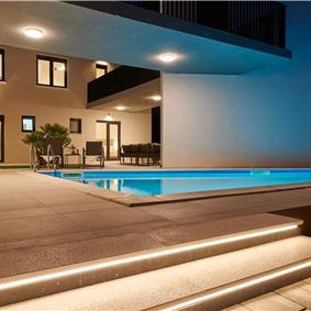 6 bedroom villa with heated pool near Omis, sleeps 12